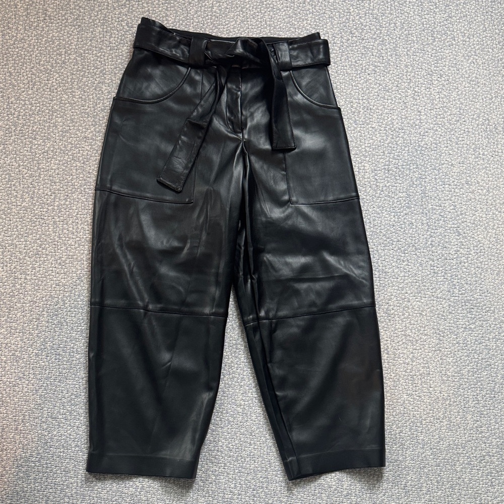 Cropped Express Black Faux Leather Pants (size 8S)
